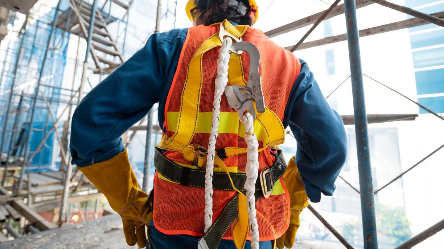 Safe Workplace: Essential Tips To Stay Safe on Construction Sites