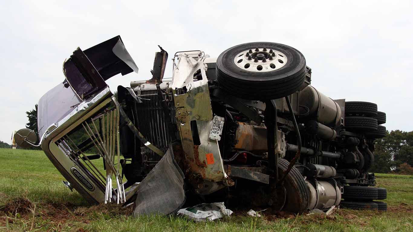 Who Needs A Truck Accident Lawyer After A Serious Road Collision?